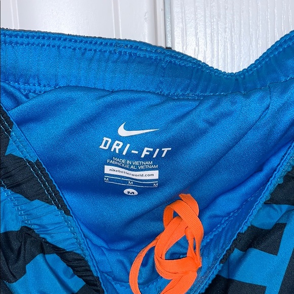 Athletic shorts - Picture 3 of 3